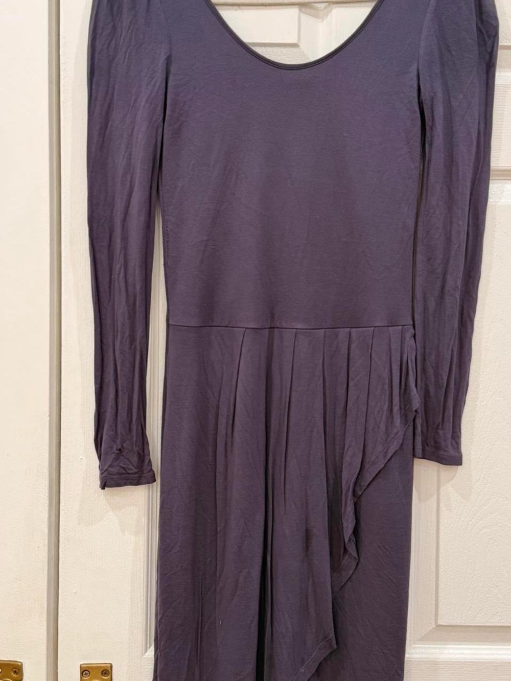 Long Sleeve Lavender Gray Purple Pleated Back Dress - Picture 6 of 8